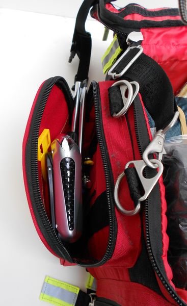 File:Side pocket with picture removal tools.JPG